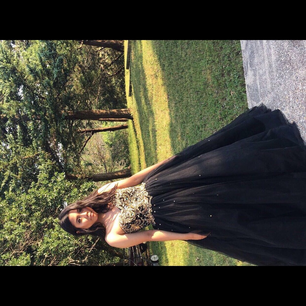 Prom dress - Picture 2 of 7